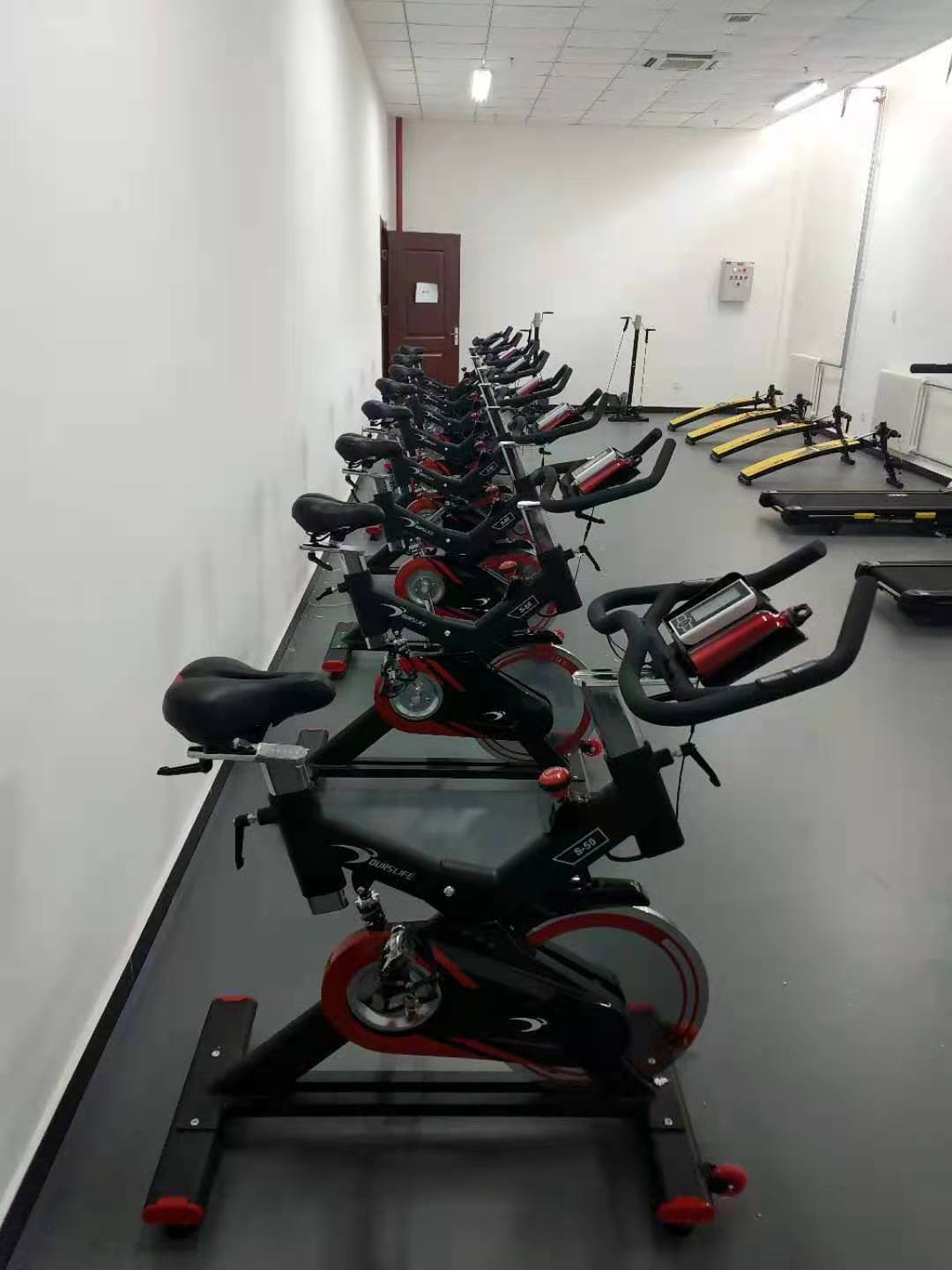 妖精视频APP下载/健身車